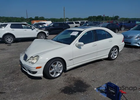 2007 Mercedes-Benz C 230 Sport z USA, uszkodzony, nr VIN WDBRF52H57A932428